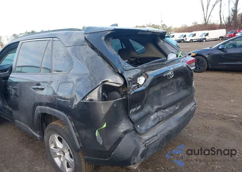 2021 Toyota Rav4 Xle z USA, uszkodzony, nr VIN 2T3P1RFV8MW201925